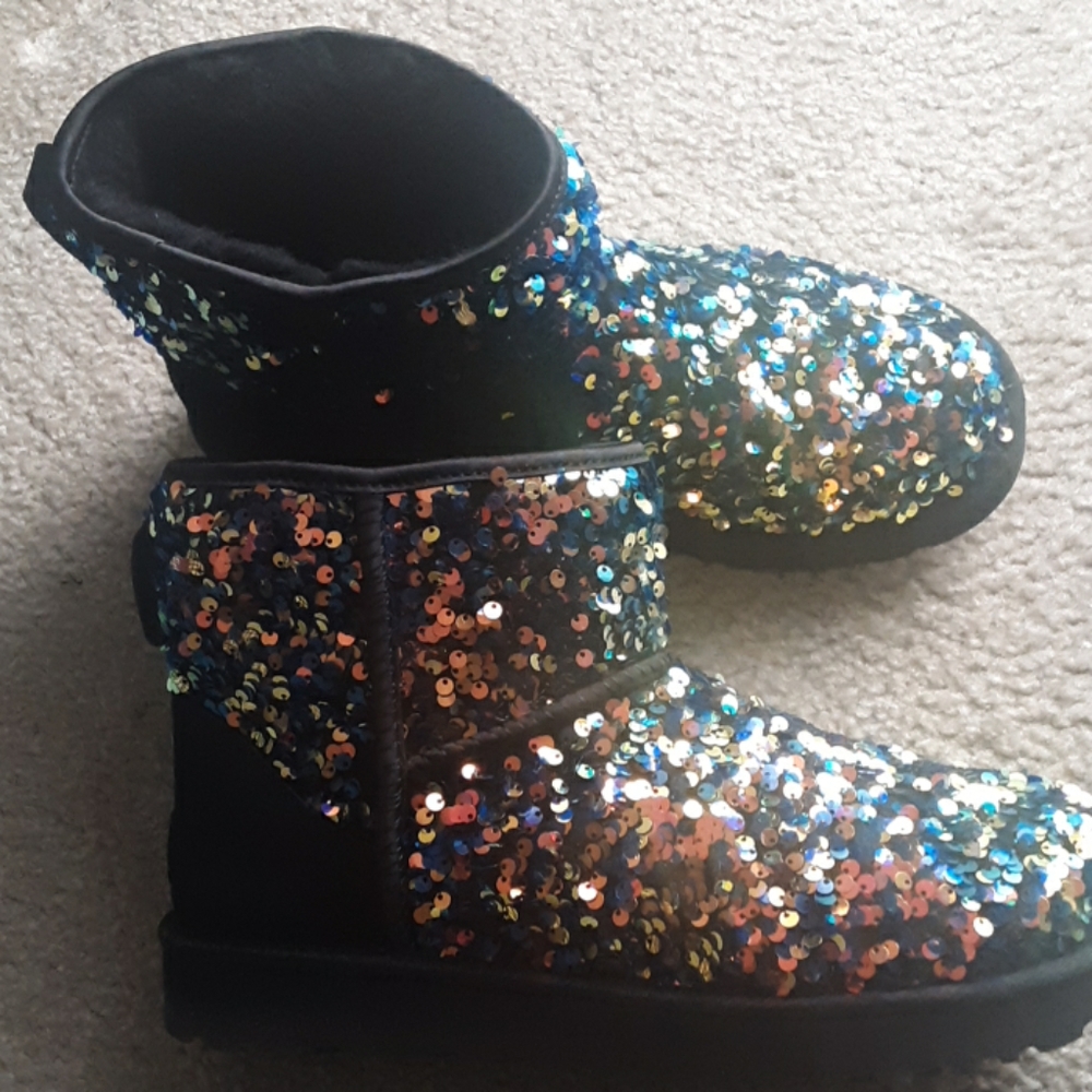 Ugg mini stellar sequin